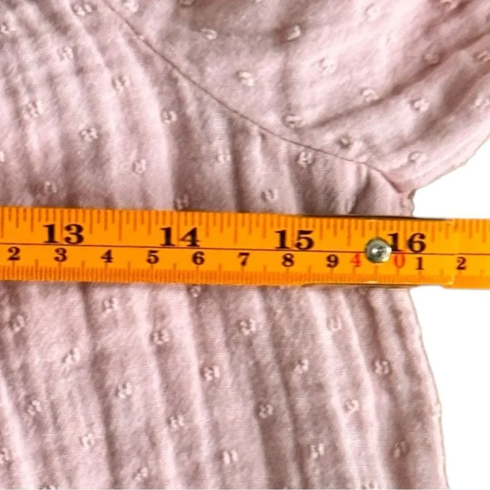 Gap Kids Pink Short Sleeve 100% Cotton Clip Dot Shirt. Youth Medium. 8-9. 8. 9.